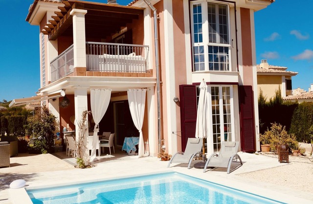 New Mallorcan vacation home - unobstructed views + private pool