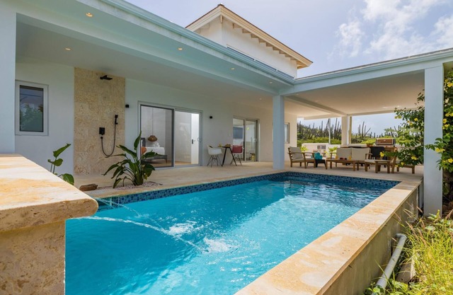 NEW Modern 2BR 2BA w/PrivatePool in Quiet Area