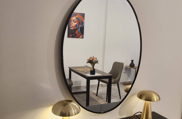New modern one bedroom apartment in Kinshasa, Kitambo. Wifi/AC/Generator