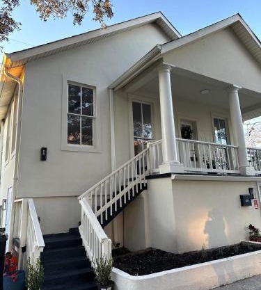 New Orleans Cottage 2 Bed 1 Bath Carseat Included