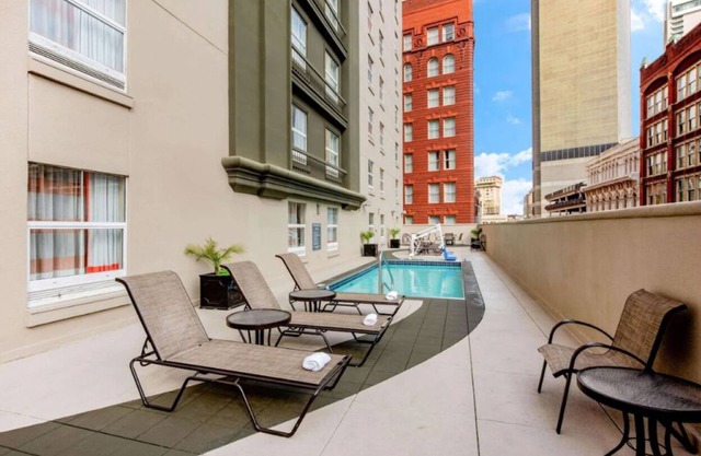 New Orleans Downtown Stay w/Outdoor Pool | Minutes Bourbon Street & Jackson Sq