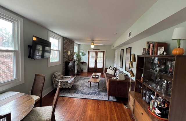 New Orleans neighborhood home