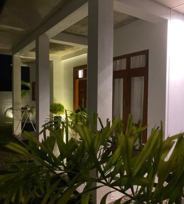 New Palms Villa Induruwa Homestay