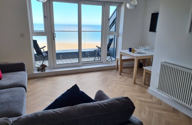 New penthouse apartment with stunning sea views