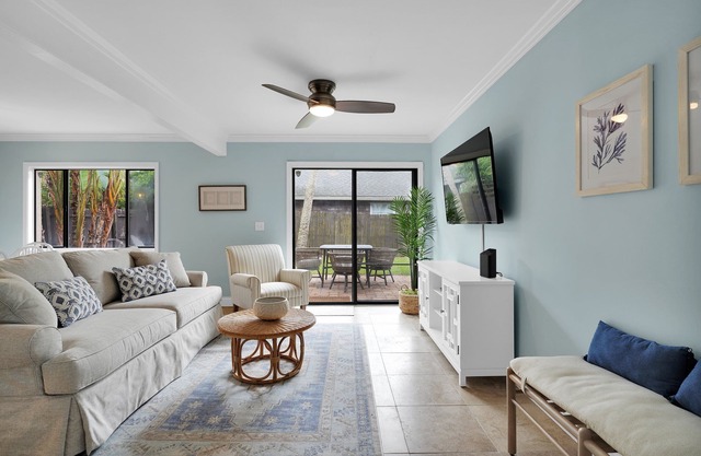 New rental house less than 2 blocks from the beach!