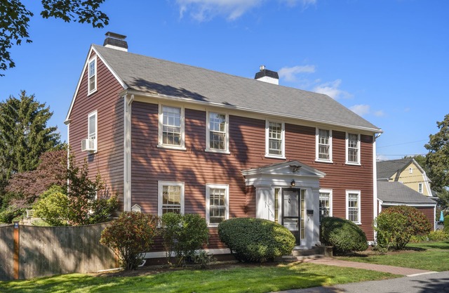 NEW Robert Manning Place Historic 1824 Salem Home with Parking Walk to Downtown
