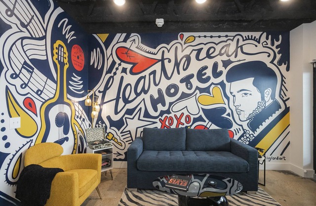 New!* Rock & Roll Retreat Near Airport & Downtown!
