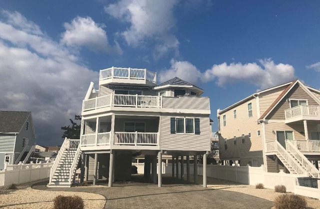 NEW SALT WATER POOL 10/28/2025 YOUNG ADULTS WELCOME HOME IS BIG/MINT CONDITION