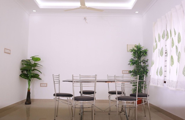 New Serene Village Apartment with A/C near Irinjalakuda Railway station/Airport