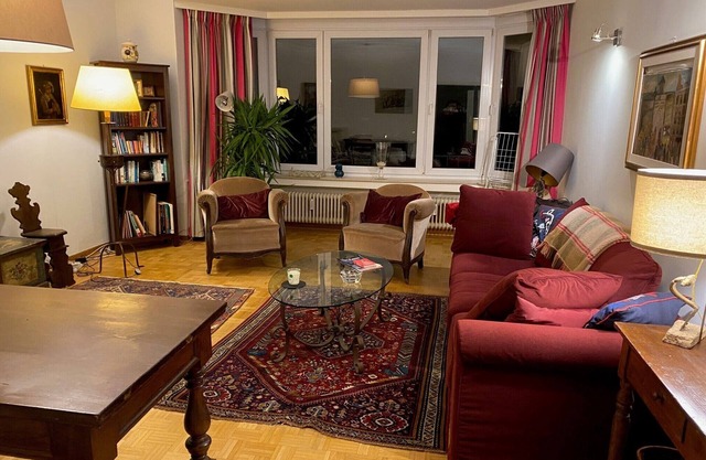 NEW! Spacious, bright 2-bedrm, Ixelles Solbosch, great amenities. 2-wk+ stays