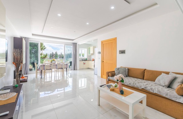 New Spacious Apartment 3 Bdr 2 Bth Bugibba 2 with Huge Terrace