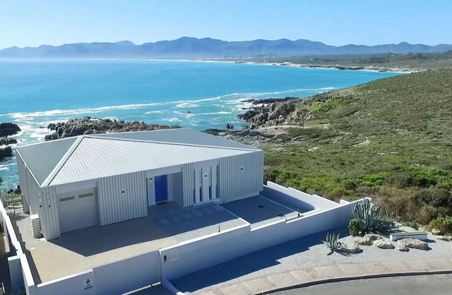 New spectacular villa by the sea nWhale watching from the terrace