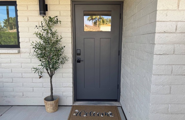 New state-of-the-art Casita on the 9th Green with beautiful pool & pet friendly!