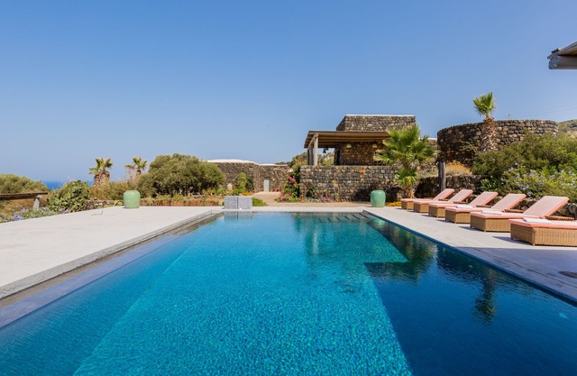 New structure with 3 dammusi, infinity pool and breathtaking sea view
