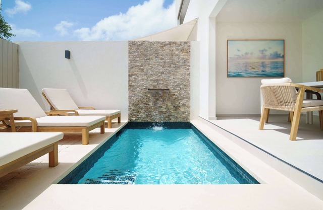 New Stylish 3BR, Walk to Beach! Pool