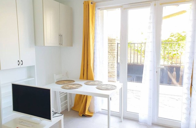 New T2 20 min from Paris