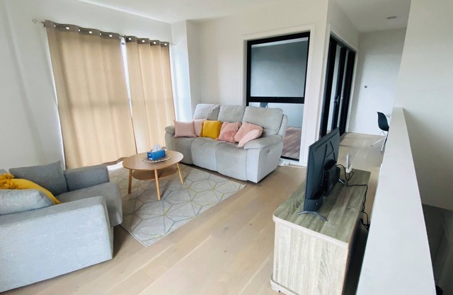 New Three Bedroom Town House close to Mornington Peninsula