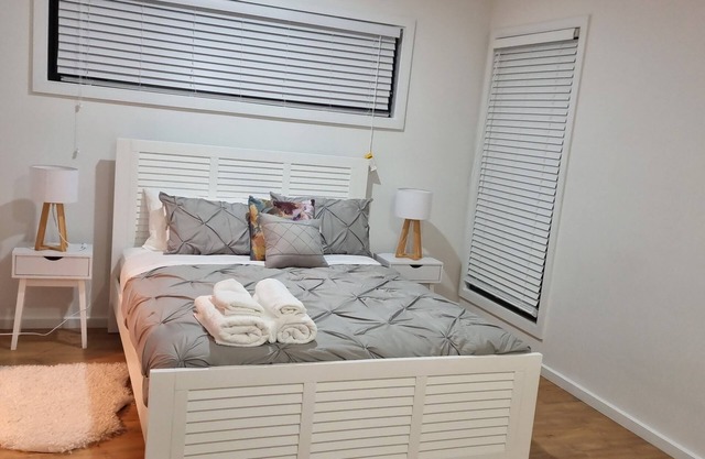 New town house 5 min from the beach!