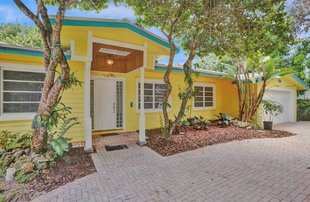 NEW Tropi-Casual Miami Oasis 4 bed 2 bath