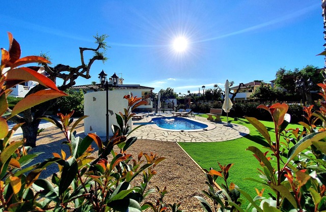 New vacation home with private pool, 2 min walk from the beach