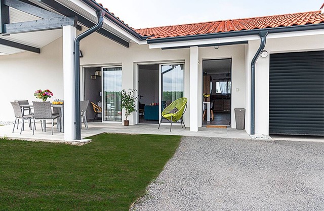 New villa accessible 5/7 people with swimming pool