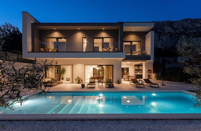 NEW Villa Adventure - heated pool, media room