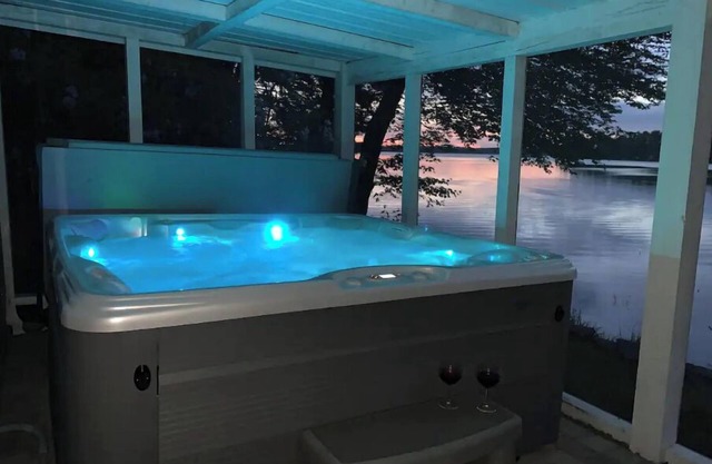 ✨ New ✨WATERFRONT Hot Tub ♨🛁 Fire Pit 🔥Near Acadia