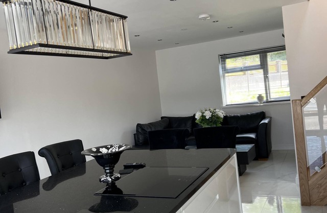 Newhouse Royal Oak Machen Caerphilly