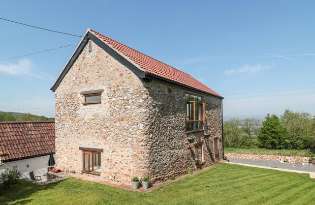 NEWLANDS BARN, family friendly, with a garden in Wellington