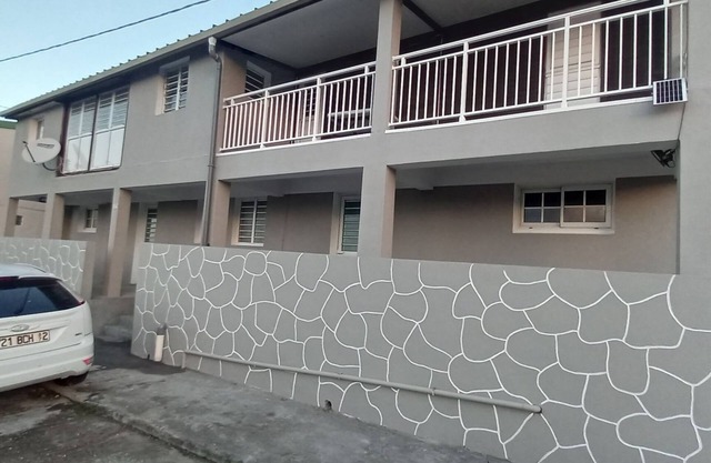 Newly-built accommodation in a southern location, ideal for visiting Martinique.