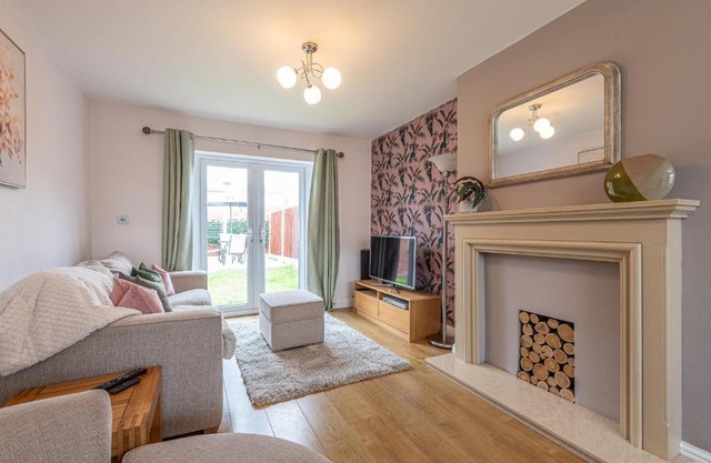 Newly decorated home in Chester sleeps 4