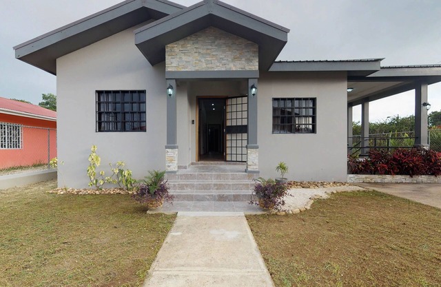 Newly furnished home w/private washer/dryer, full kitchen, & partial AC