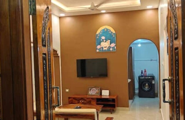 Newly Furnished, Renovated, AC, Clean, Cozy, 2 BHK