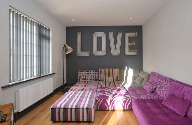 Newly Refurbished 4 Bedroom Detached House