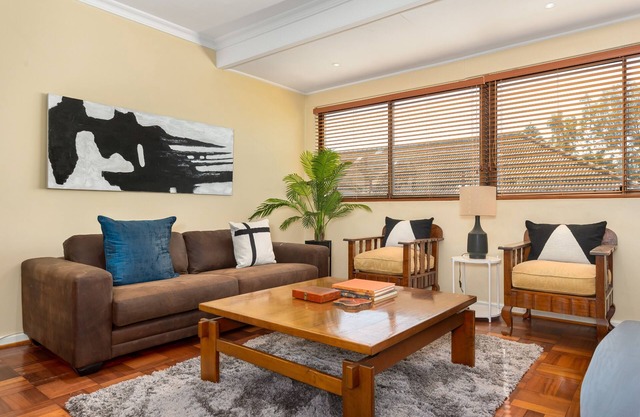 Newly Refurbished Apartment| Wifi | Netflix | DSTV
