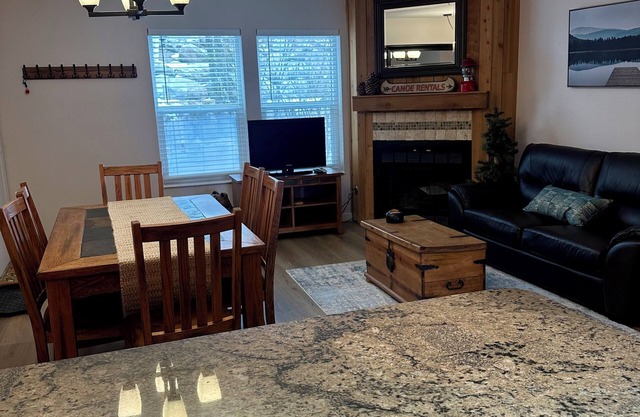 Newly Remodeled! Come enjoy the NEW SPRING SNOW! 2 Bed, 2 Bath