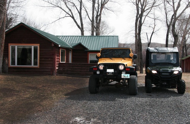 Newly Remodeled Historic Log Cabin on Banks of Horse Creek