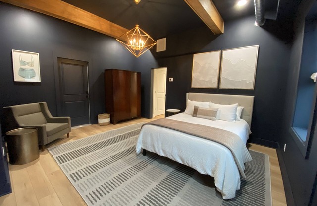 Newly renovated 1 bedroom *excellent location*