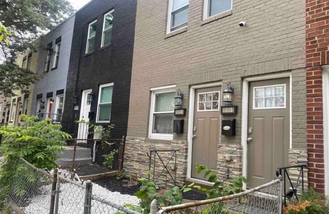 Newly Renovated 2BD 2BR unit in the heart of NE DC!