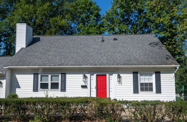 Newly renovated home located across from WRA and steps from downtown Hudson.
