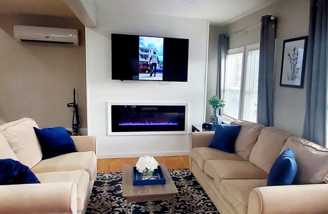 Newly renovated ocean view home 2 min to beach close to Boston