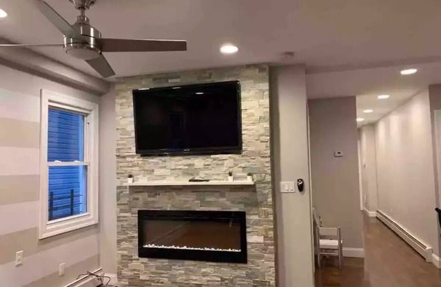 Newly Renovated One Bedroom Apartmentn