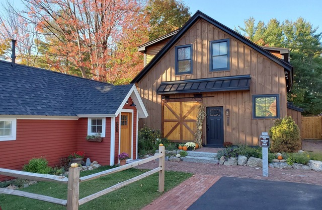 Newly Restored Lakefront COTTAGE in the center of Holderness with dockslip!