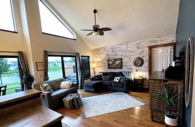 Newly updated(2021)Vacation Home @ Bridges Bay Resort located on the pond