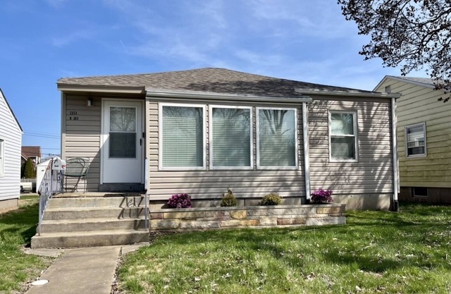 Newly Updated Charming and Cozy Home near Historic Main Street in Frenchtown.