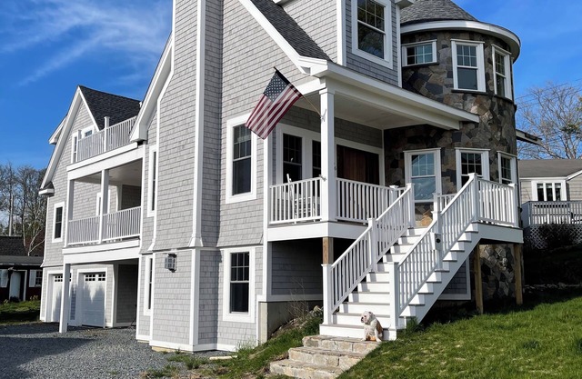 Newport Nest 1-bedroom apartment with AC, WiFi in charming Newport