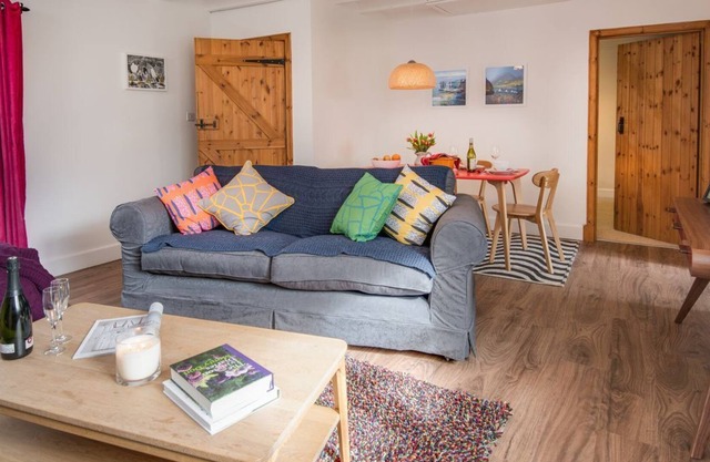 NEWTON COTTAGE, Leitholm. Sleeps 2, perfect for couples.