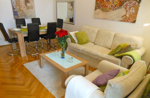 Next to Palace Hofburg - Apt. 11