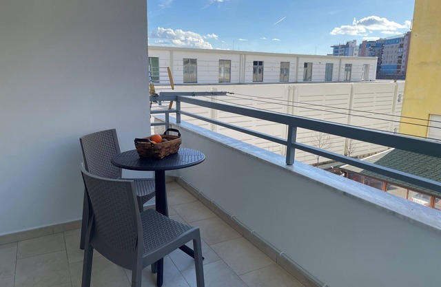 Next to the South&North Terminal Apartment