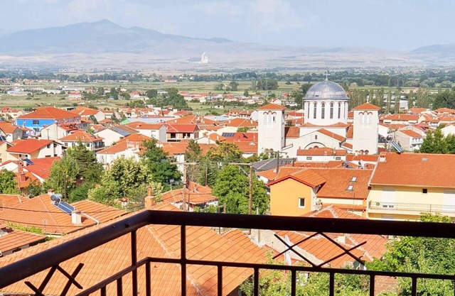 Nice and cosy apartment with a breathtaking view of Florina.